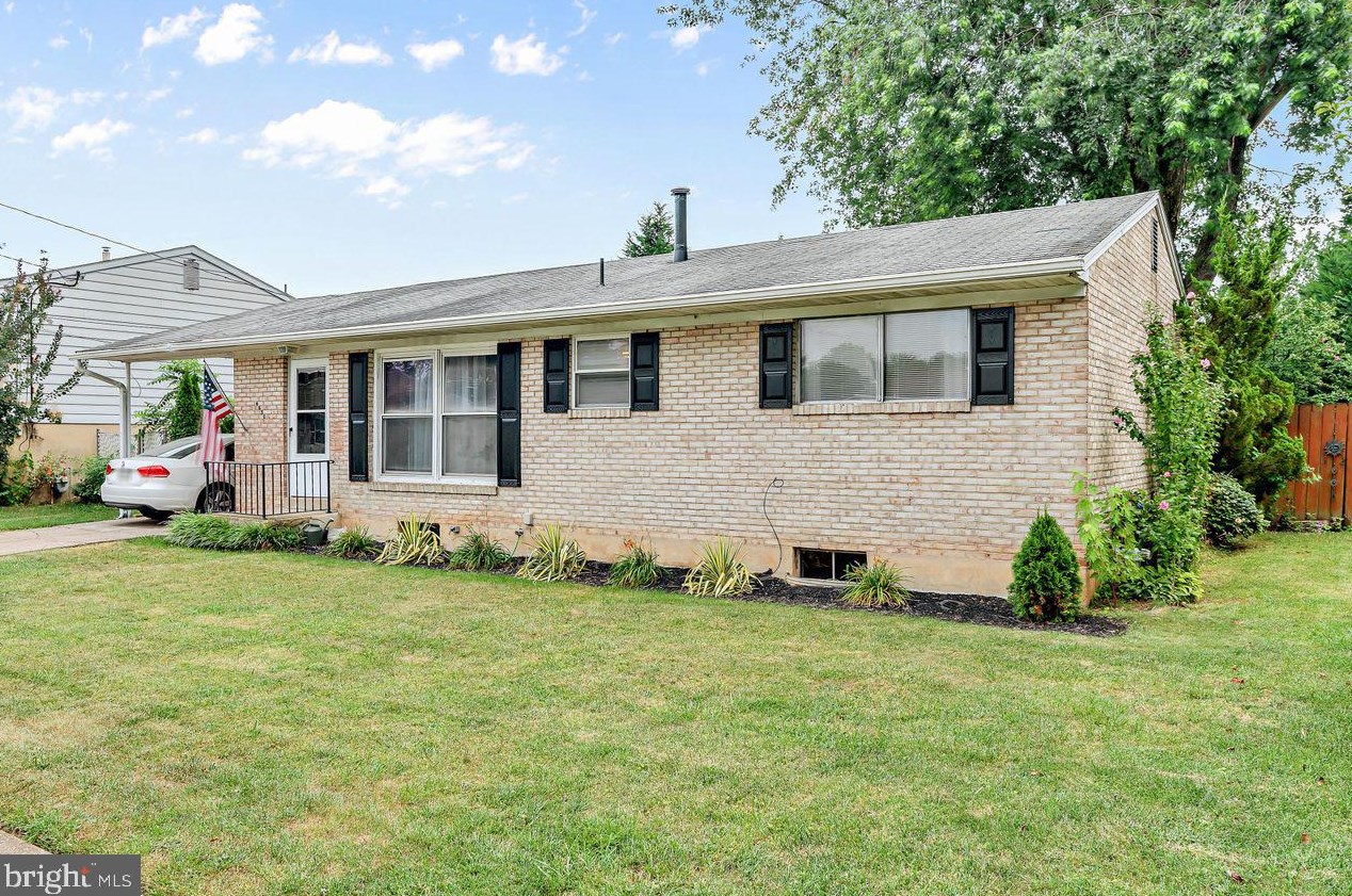 4630 S Clearview Dr, Camp Hill, PA 17011