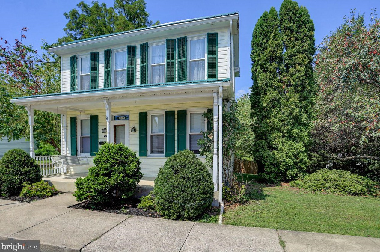 317 E Orange St, Lees Cross Roads, PA 17257