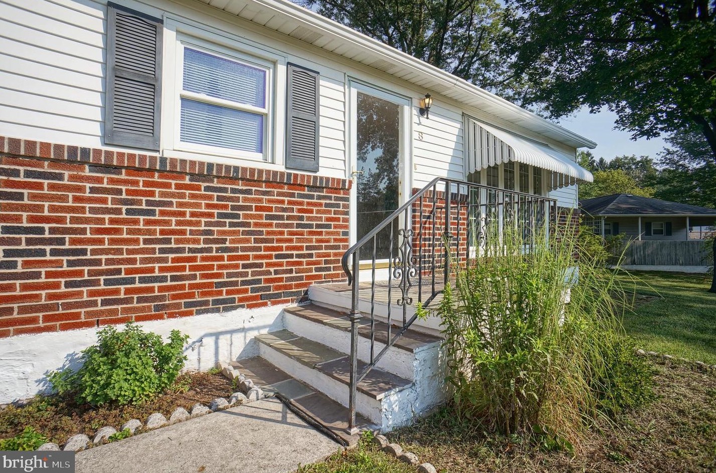 8 Brentwood Rd, Camp Hill, PA 17011