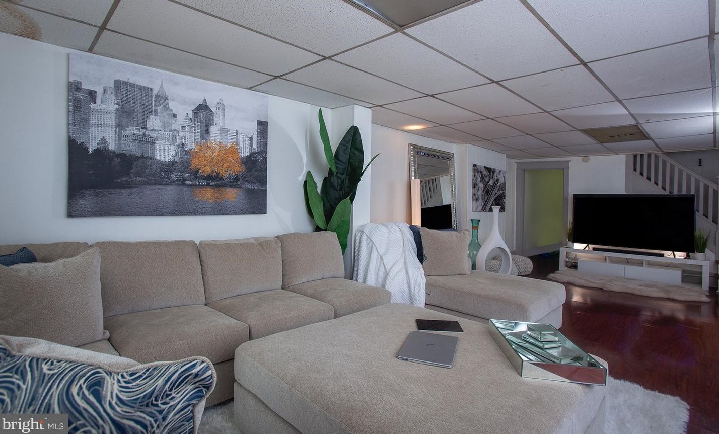 2014 Derry St, Harrisburg PA  17104-2301 exterior