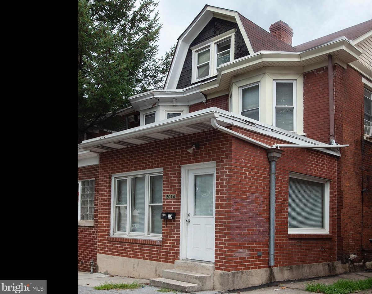 2014 Derry St, Harrisburg PA  17104-2301 exterior