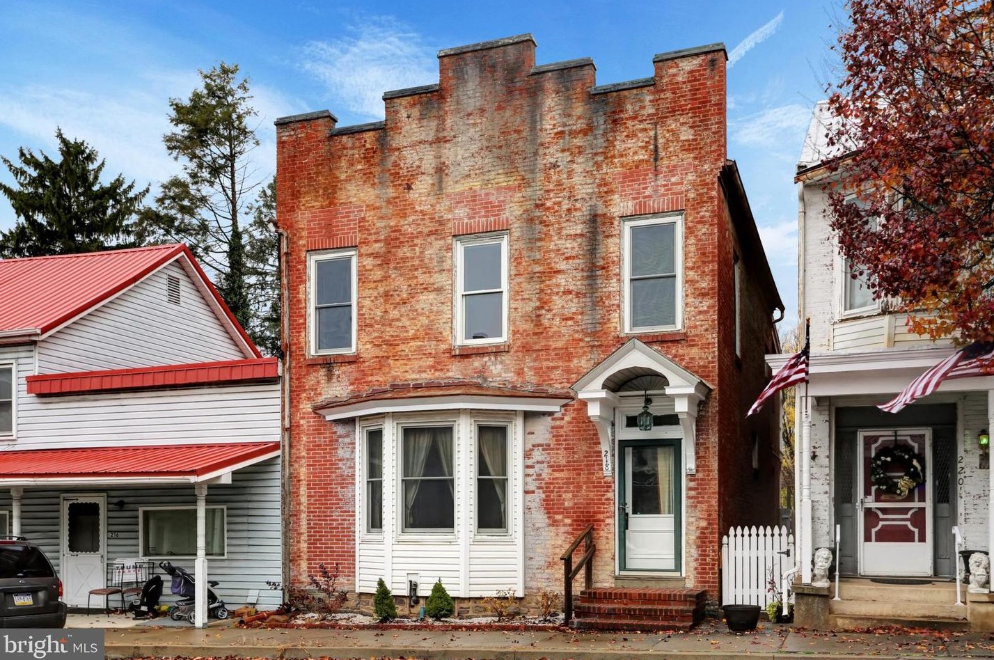 218 Market St, Powells Vly, PA 17032-6000