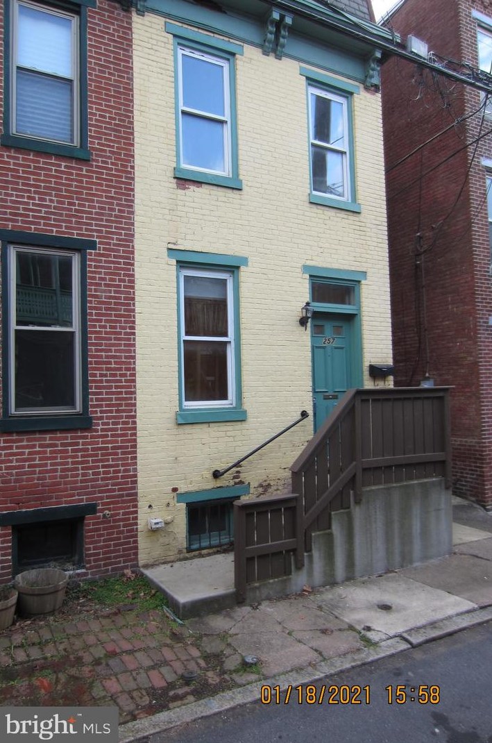 257 Sassafras St, Harrisburg, PA 17102-3153