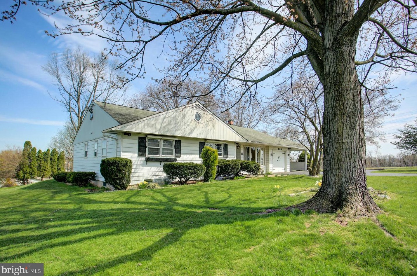 880 Keckler Rd, Harrisburg, PA 17111-3167