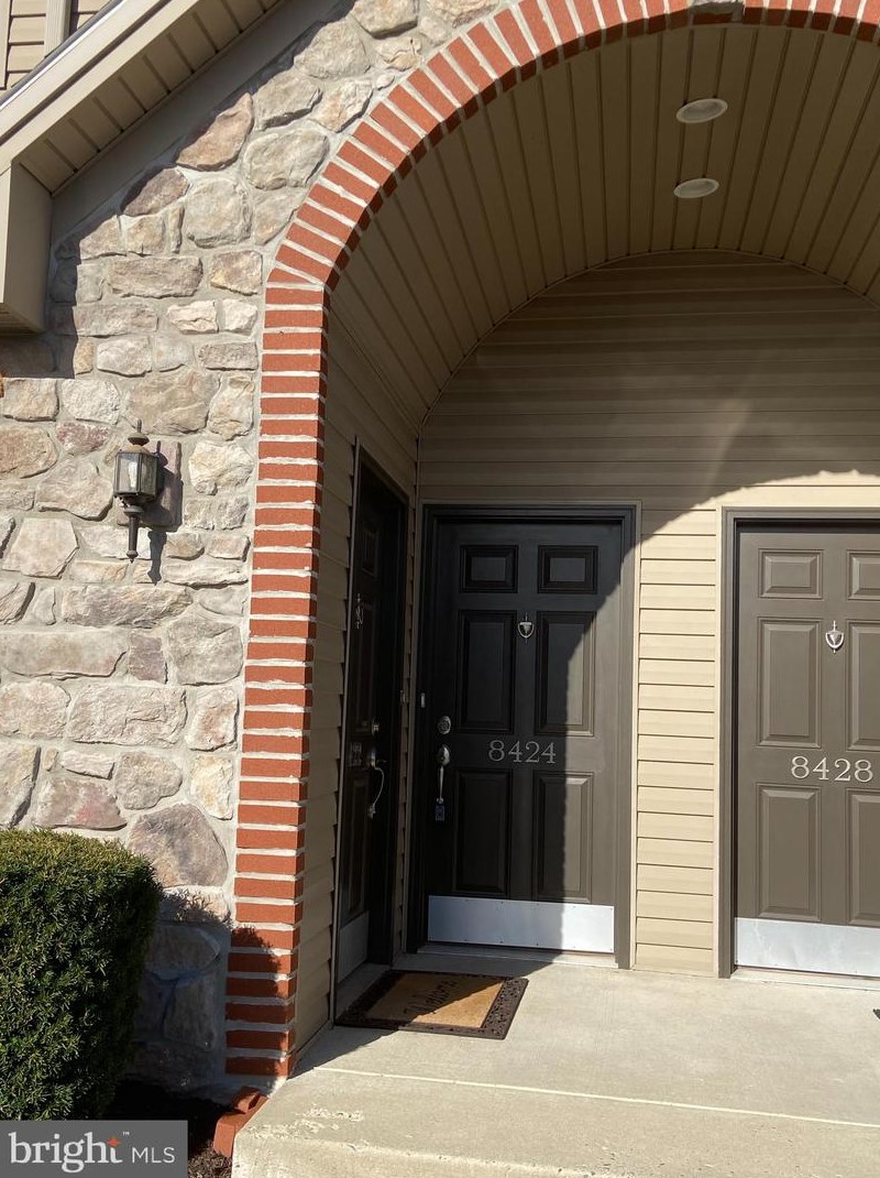 8424 Hilton St, Hummelstown, PA 17036