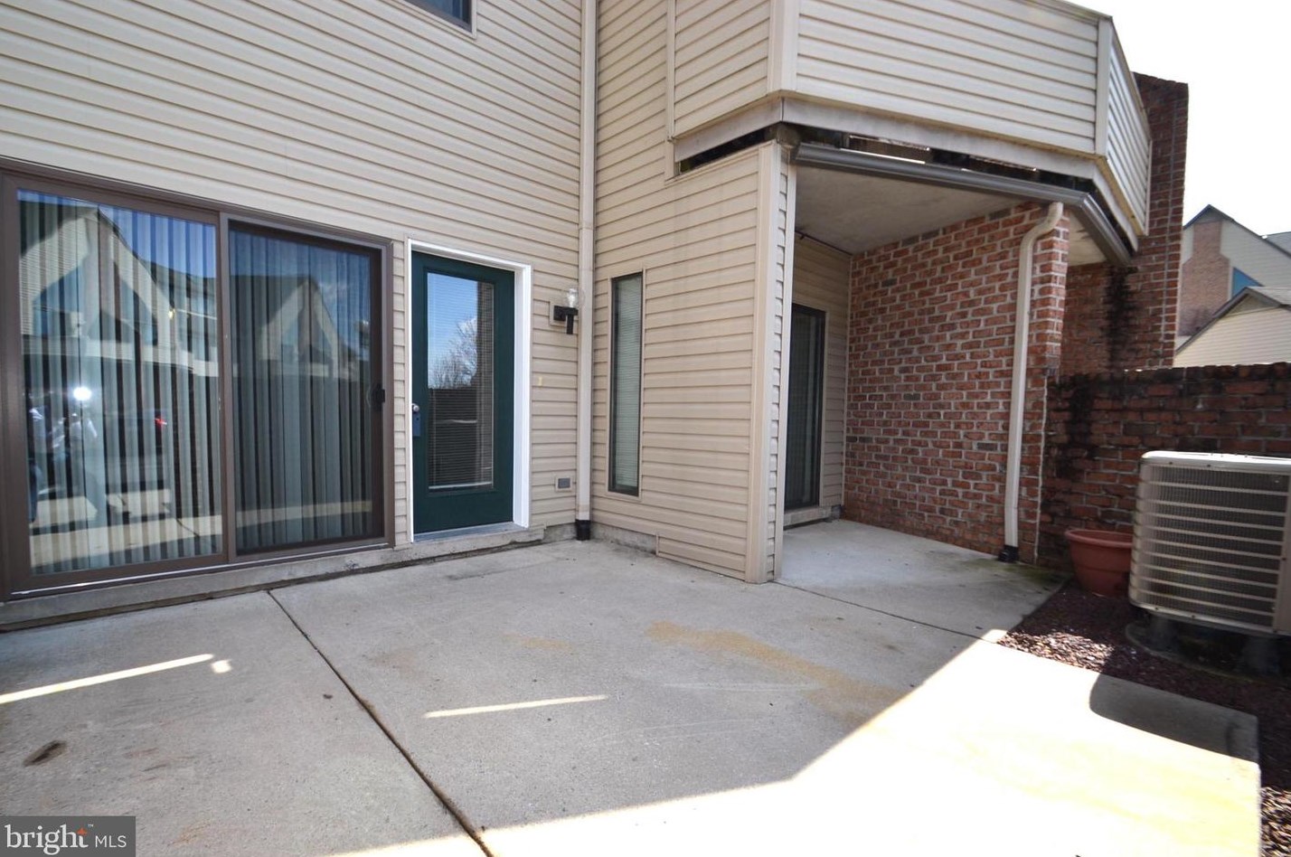 905 Cherrington Dr, Harrisburg, PA 17110