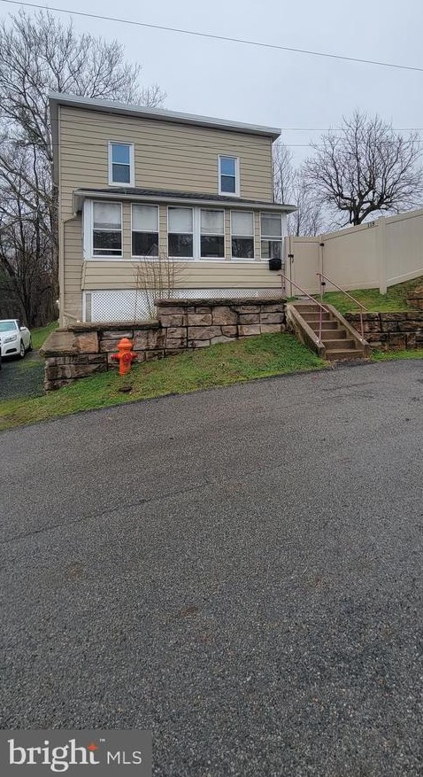 119 6th St, Lenkerville, PA 17061-1588