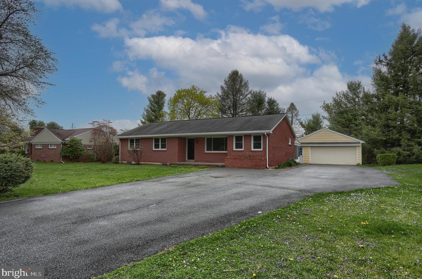 225 E Glenn Rd, Swatara, PA 17033
