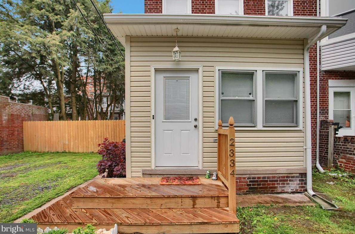 2334 Penn St, Harrisburg, PA 17110-1045