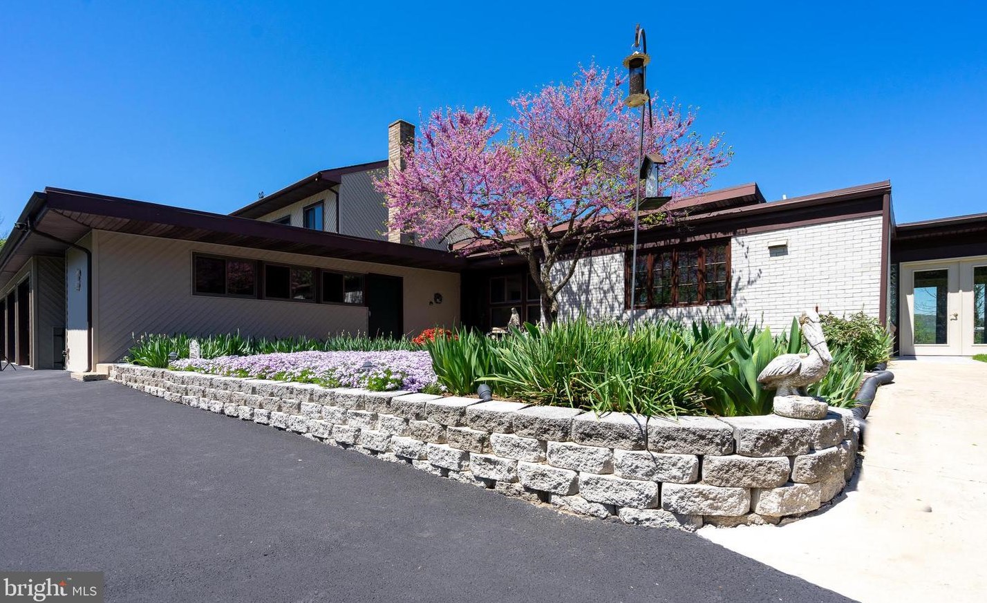 2236 Goose Valley Rd, Harrisburg, PA 17110-9732