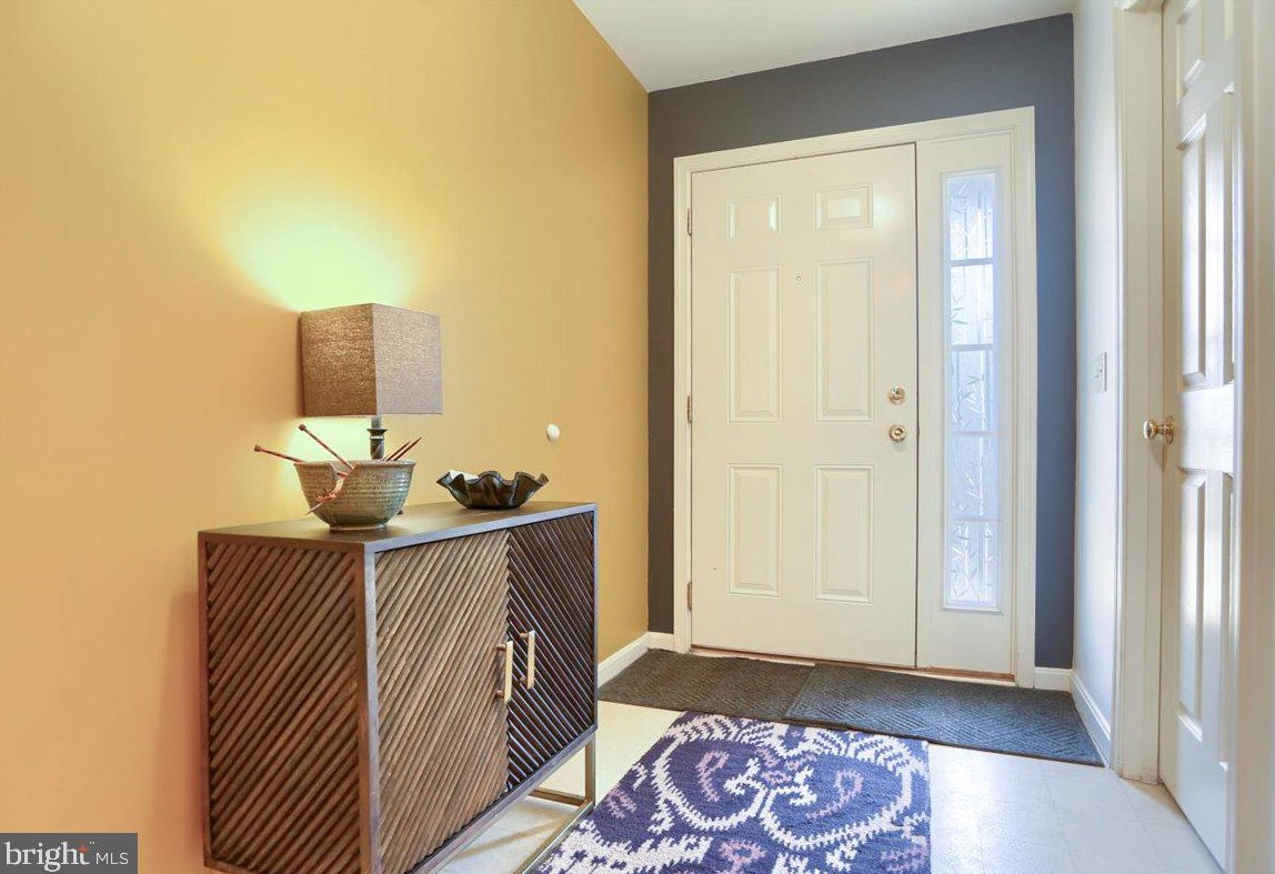 247 Thrush Dr, Hummelstown, PA 17036
