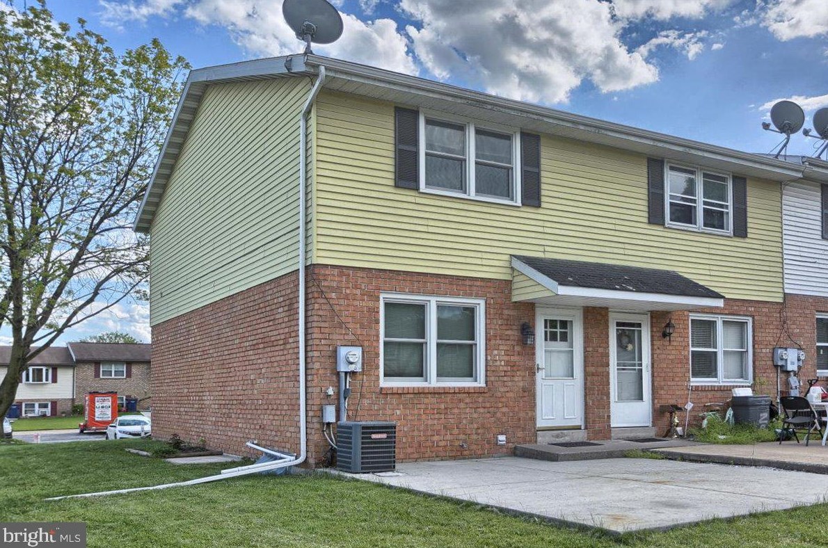 2071 Brentwood Dr, Hbg Inter Airp, PA 17057-3402