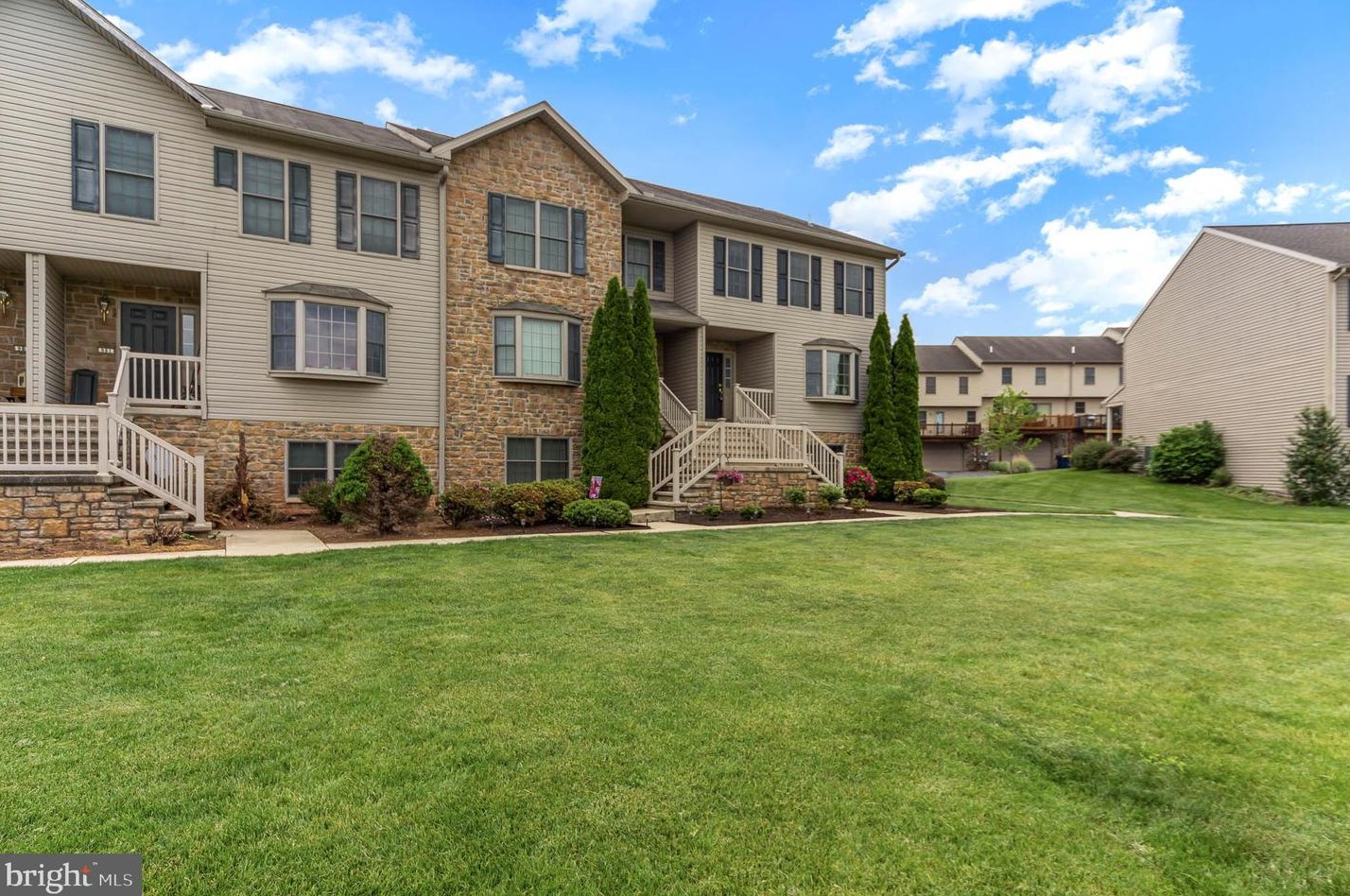 973 Woodridge Dr, Hbg Inter Airp, PA 17057
