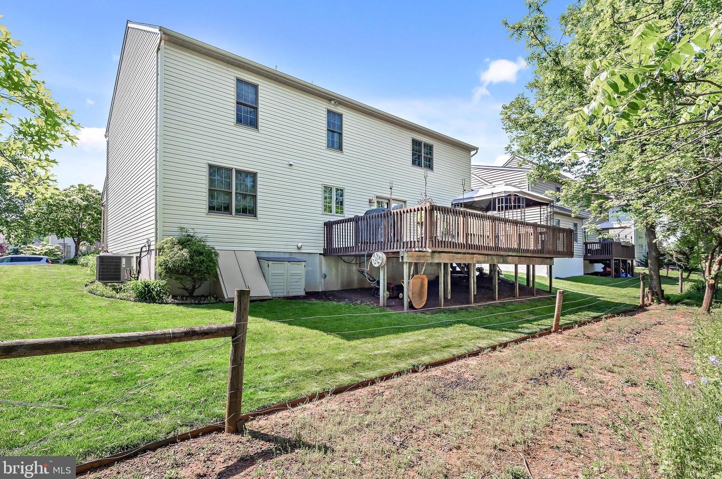 82 Jacobs Creek Dr, Swatara, PA 17033
