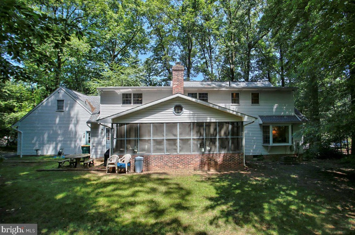 1514 Woodhaven Dr, Hummelstown, PA 17036