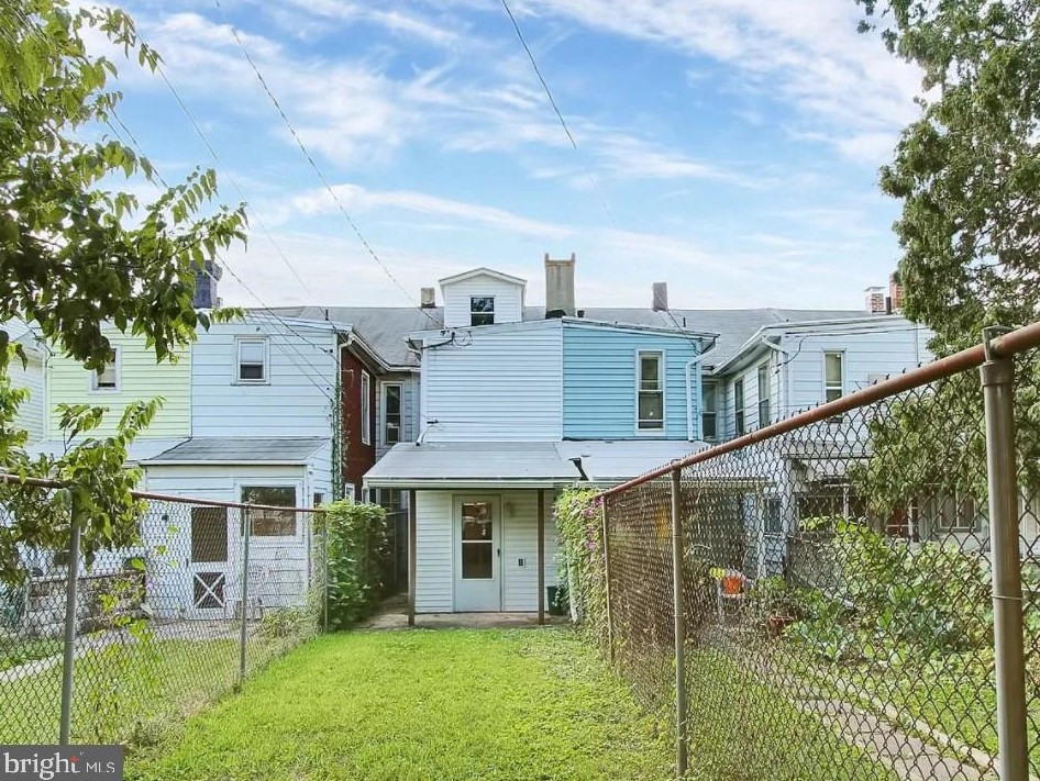 2122 Greenwood St, Harrisburg, PA 17104
