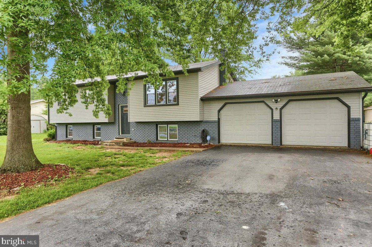 1635 Church Rd, Swatara, PA 17033