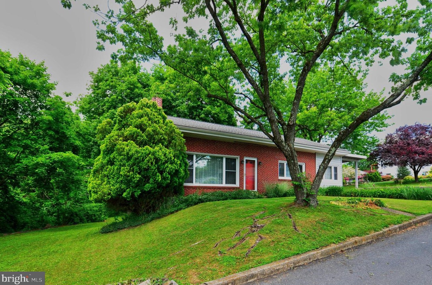 89 Belmont Rd, Hummelstown, PA 17036