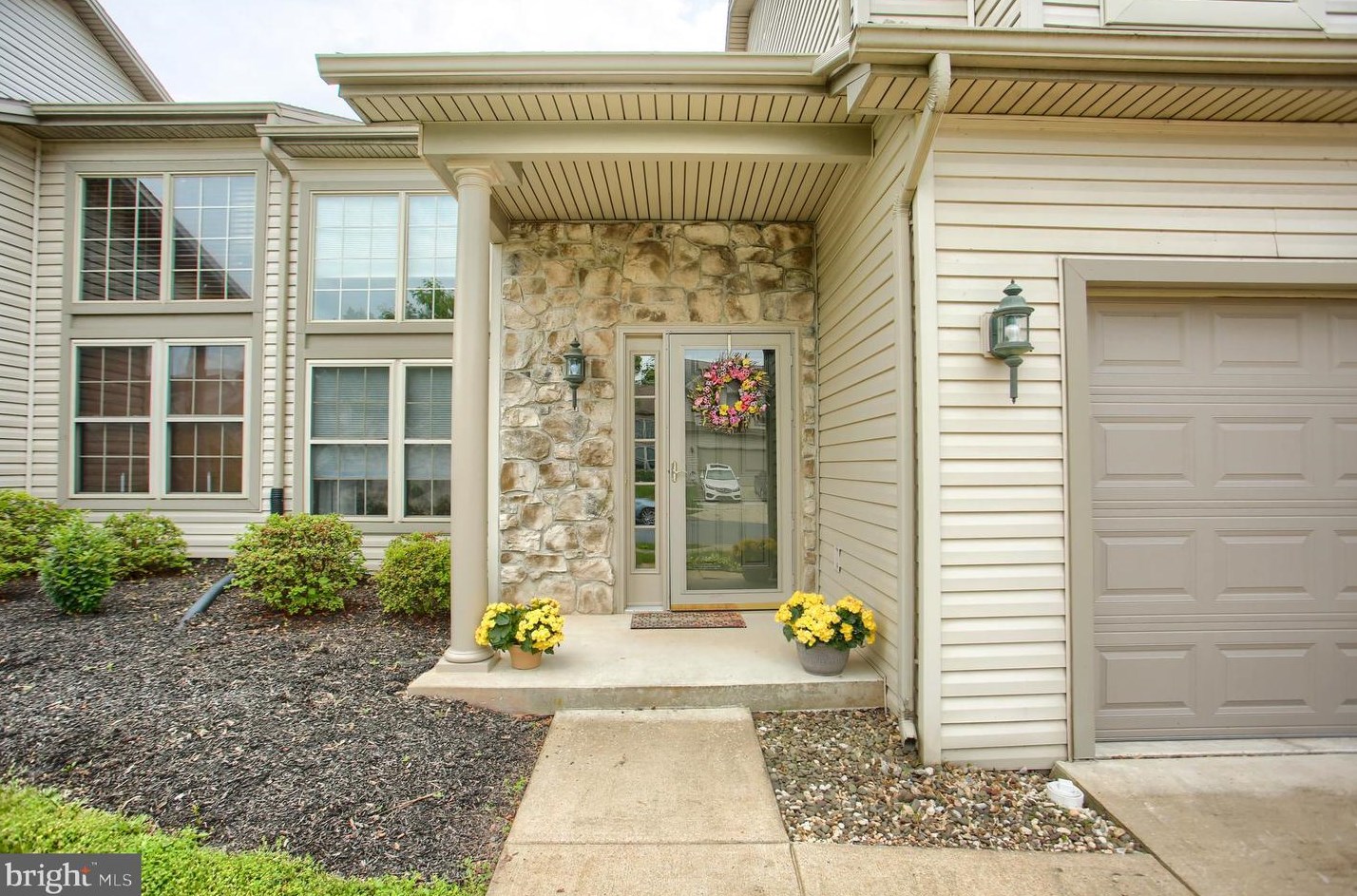 8 Edgewater Dr, Hbg Inter Airp, PA 17057-1666