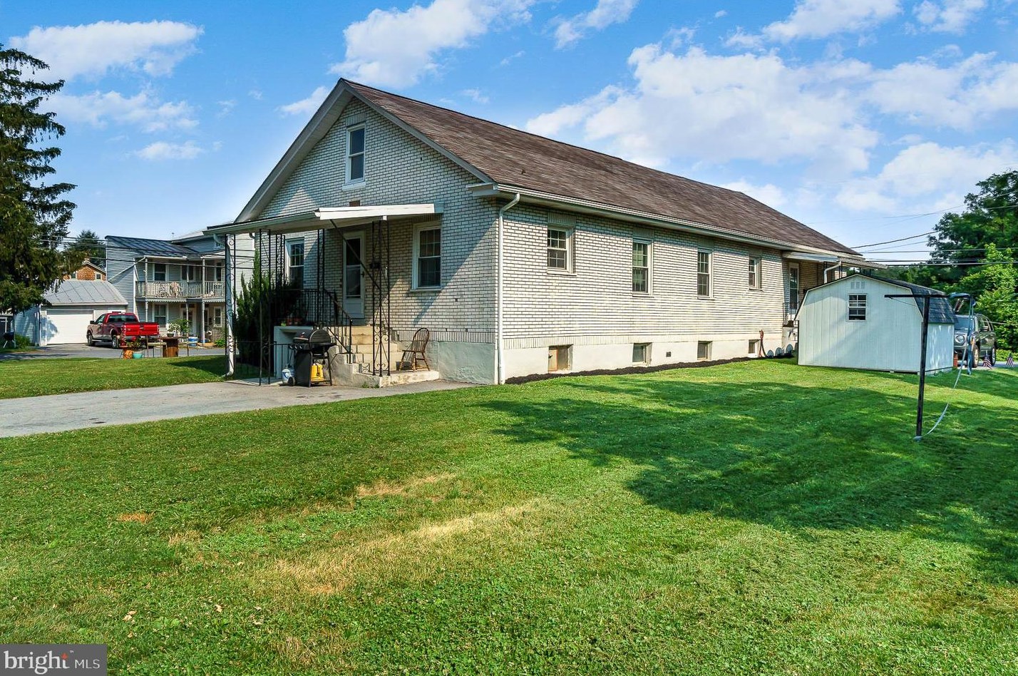 40 W 3rd St, Swatara, PA 17033