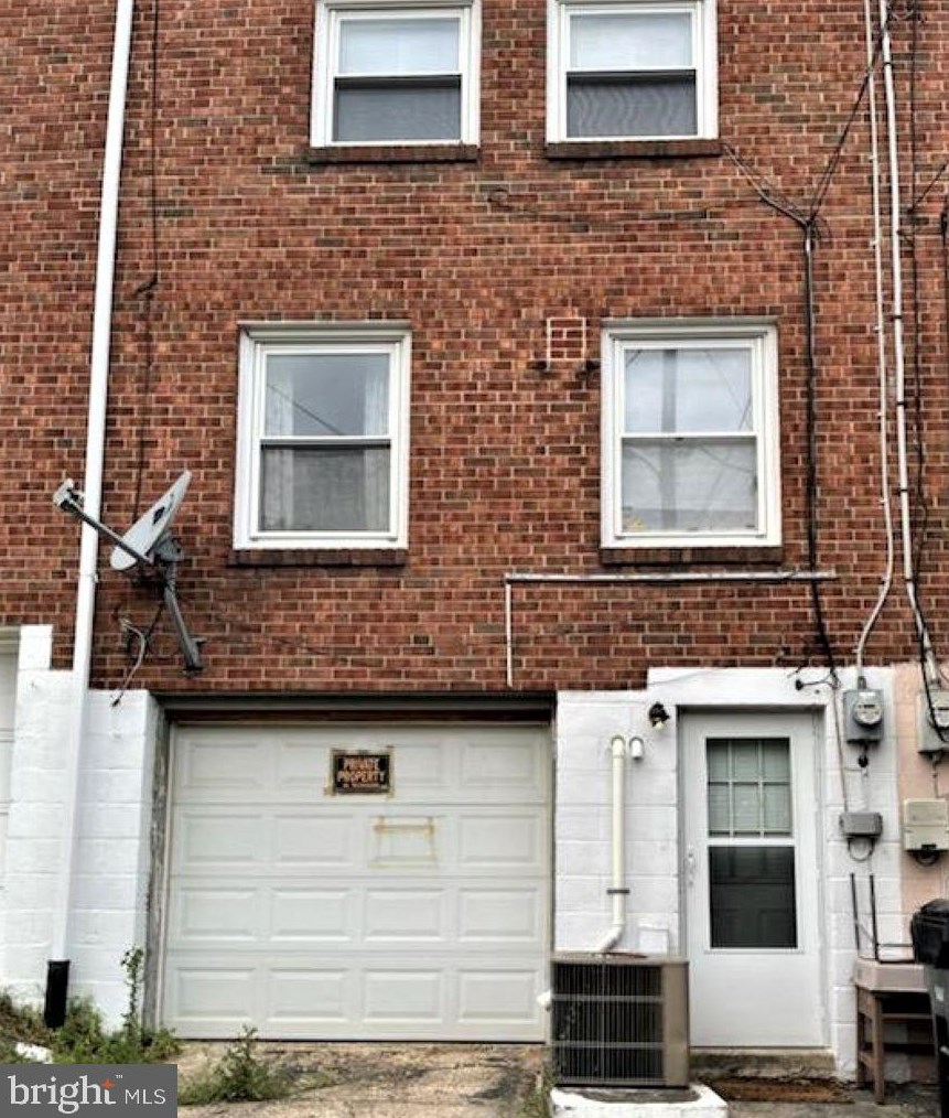 2467 Adrian St, Harrisburg, PA 17104