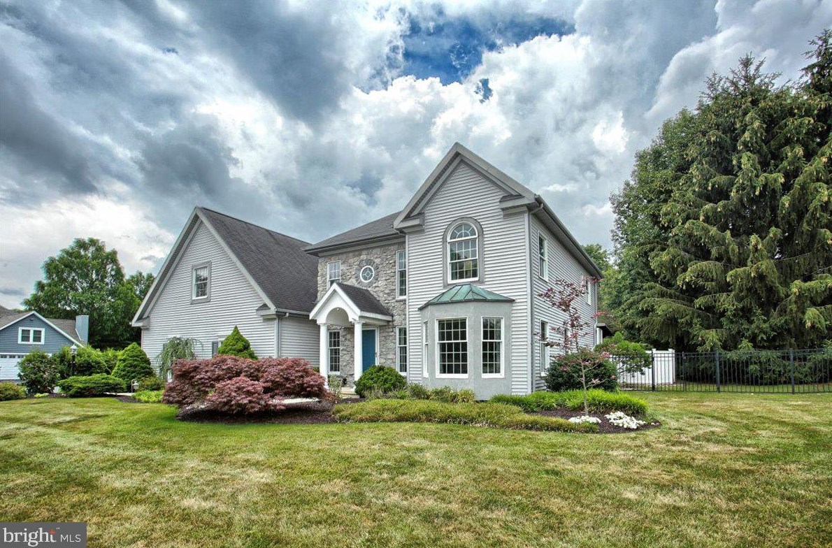 1720 Tenby Dr, Swatara, PA 17033