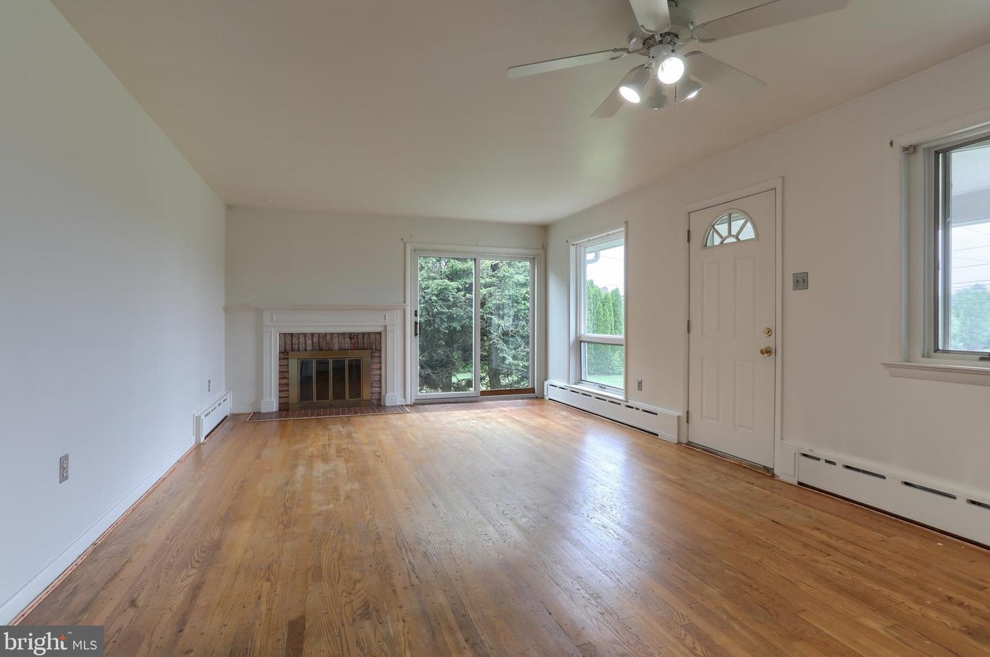 623 W Main St, Hummelstown, PA 17036