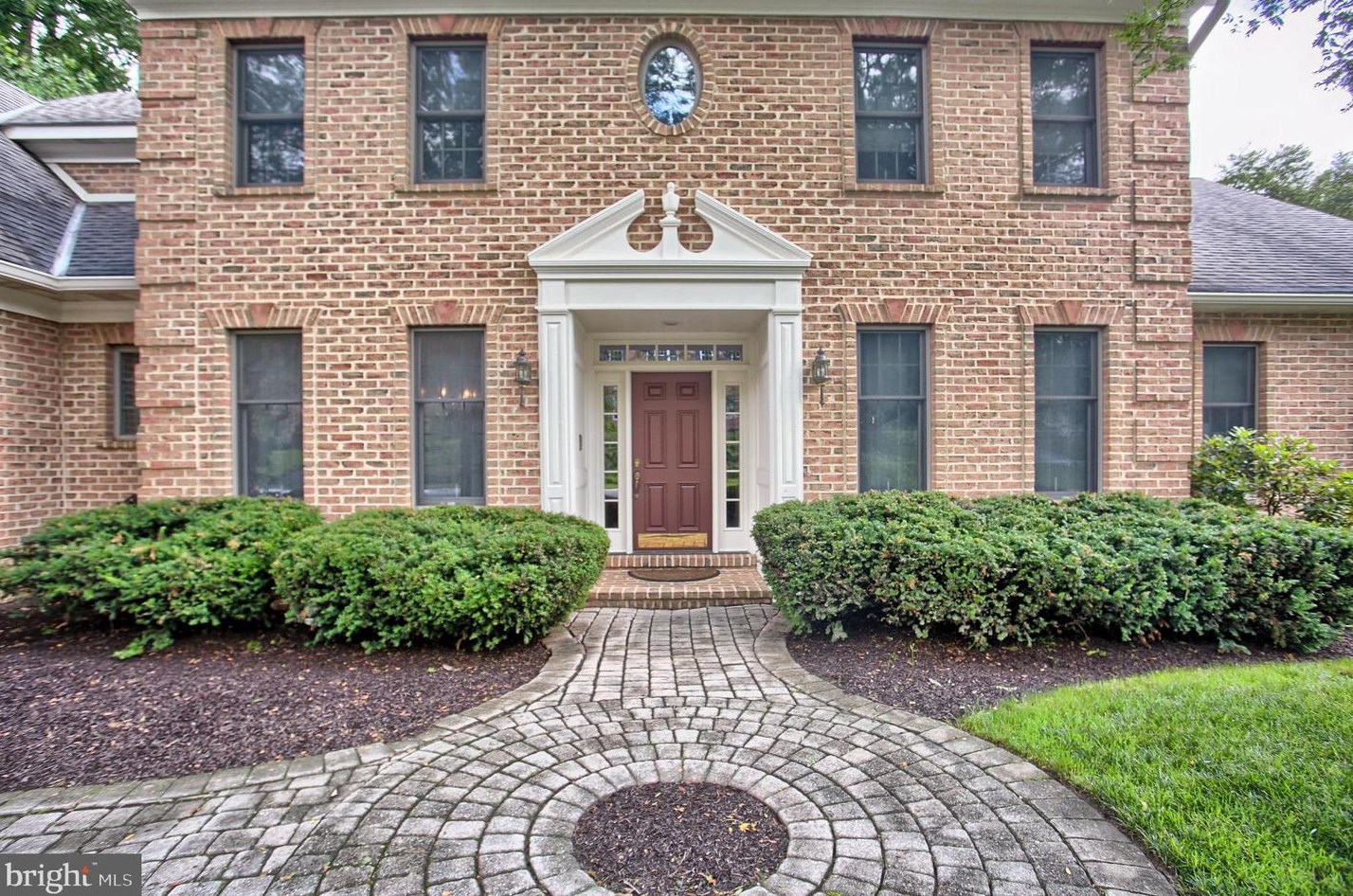 878 Appenzell Dr, Hummelstown, PA 17036
