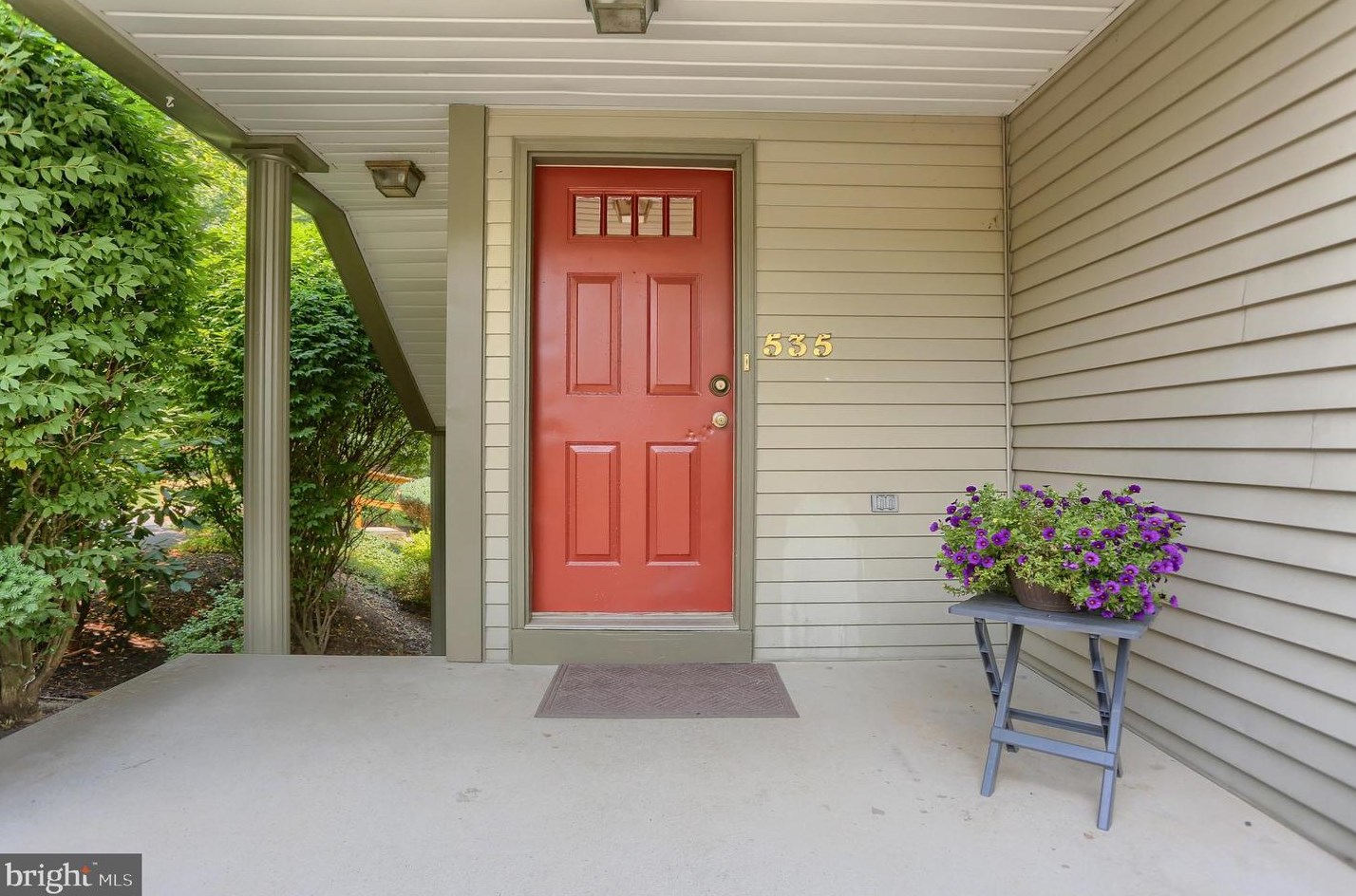 535 Roslaire Dr, Hummelstown, PA 17036