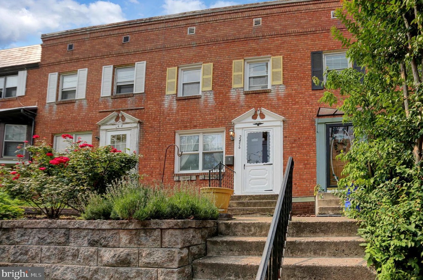 2456 Brookwood St, Harrisburg, PA 17104-2111