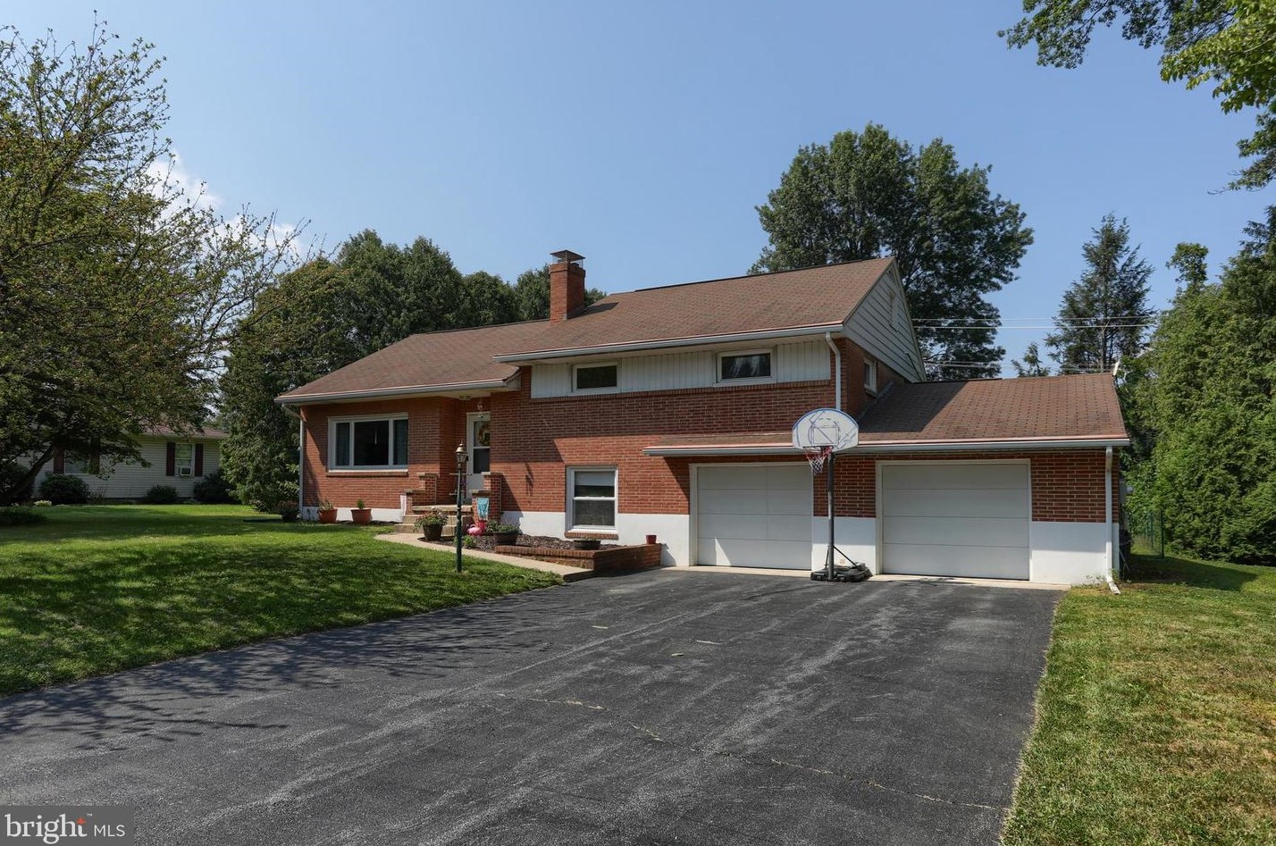 19 E Glenn Rd, Swatara, PA 17033