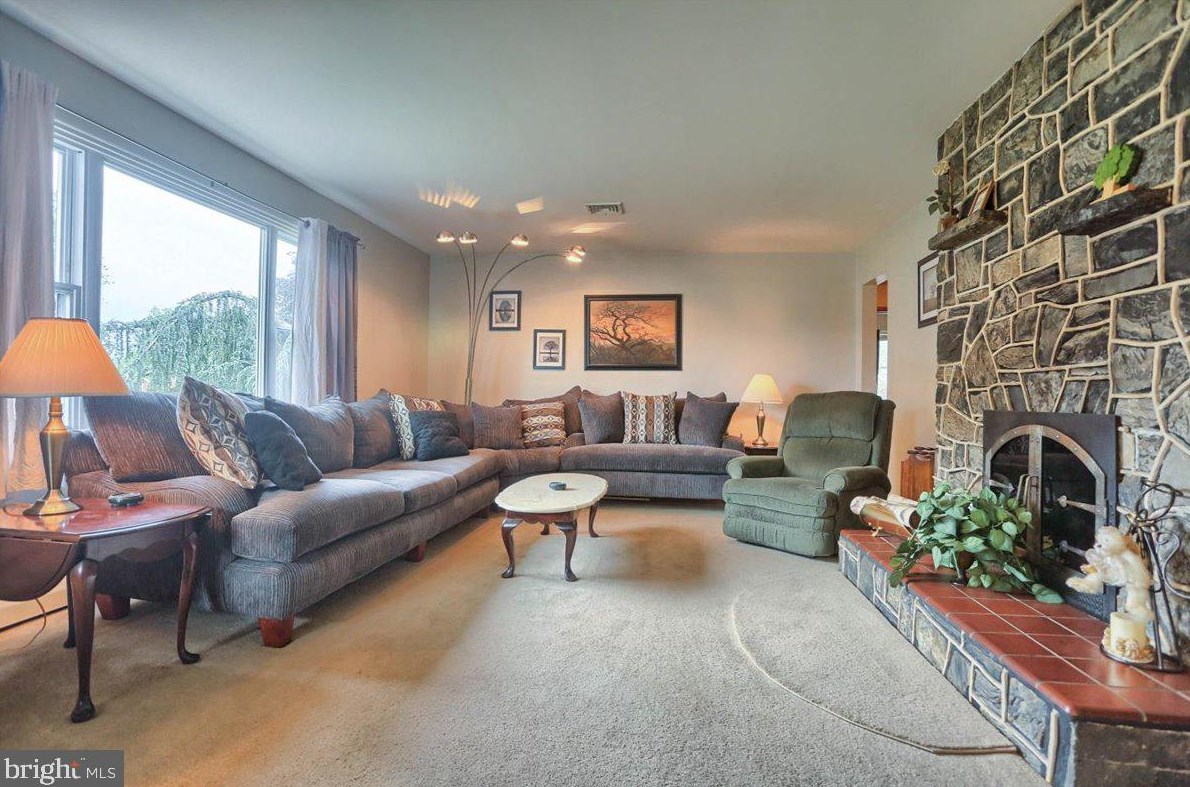 516 Highland Ave, Hbg Inter Airp, PA 17057-2833