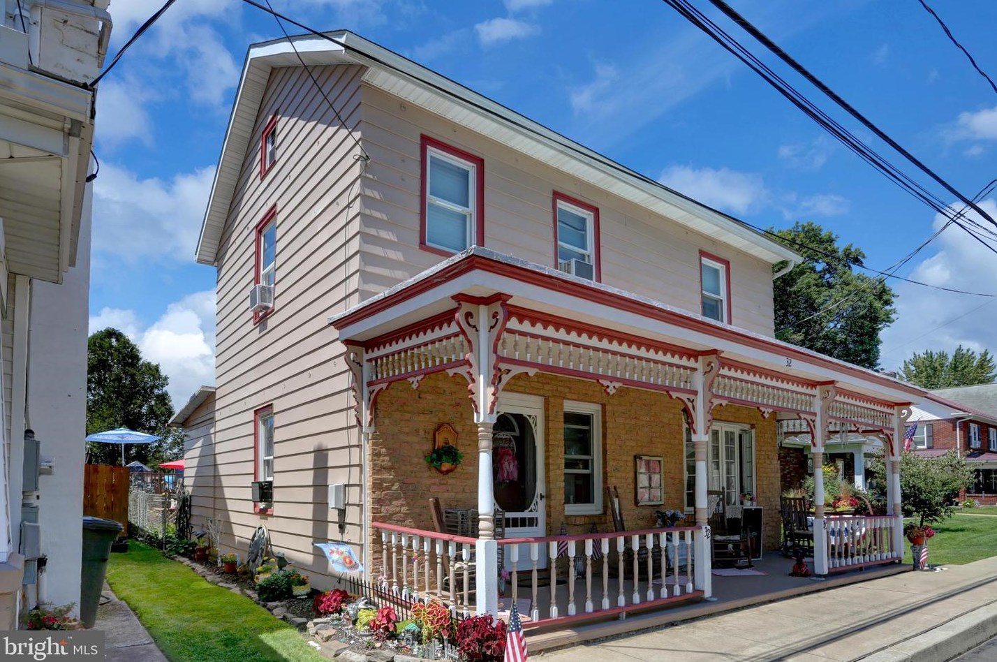 32 3rd St, Powells Vly, PA 17032-6017