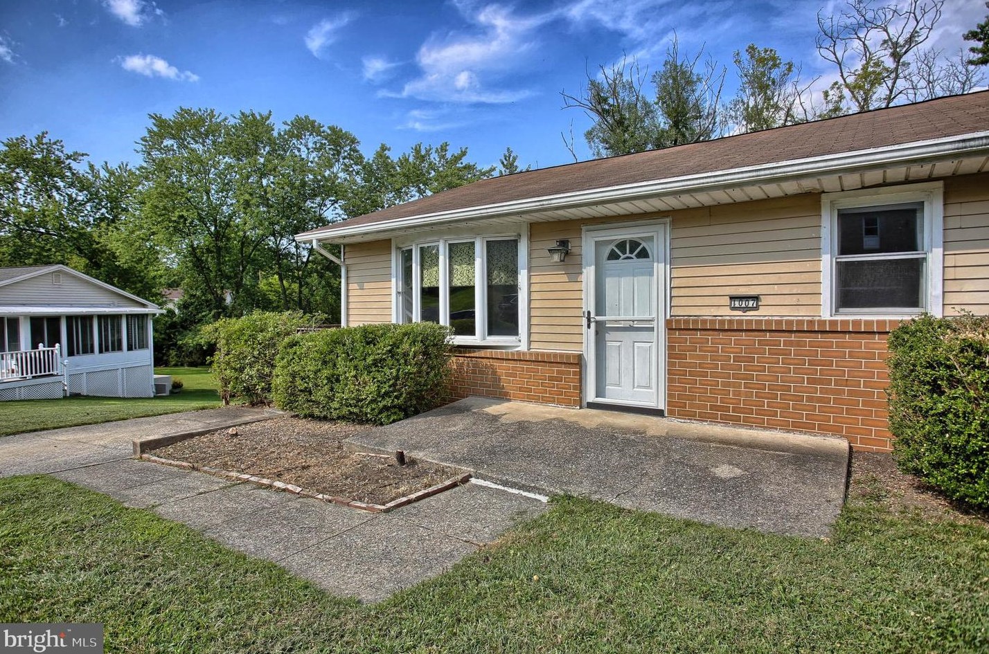 1007 Topview Dr, Harrisburg, PA 17112