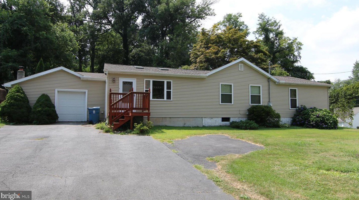 219 Lumber St, Highspire, PA 17034