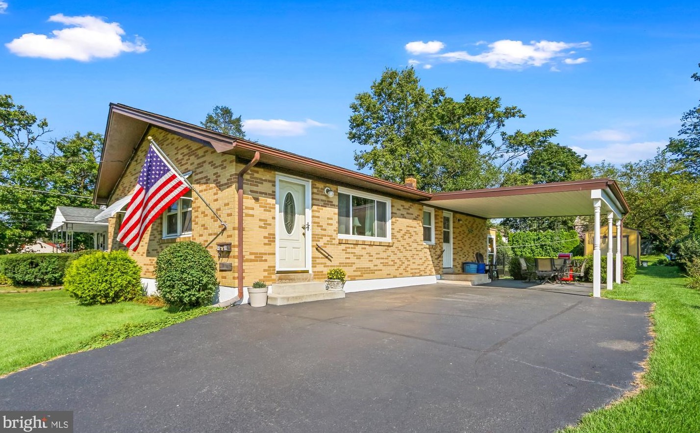4338 Winfield St, Harrisburg, PA 17109