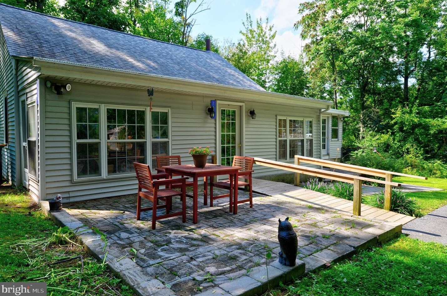 7616 Appleby Rd, Harrisburg, PA 17112-9493