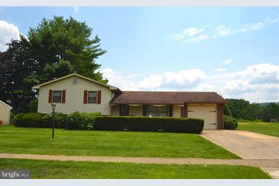 940 W Areba Avenue - Photo 1