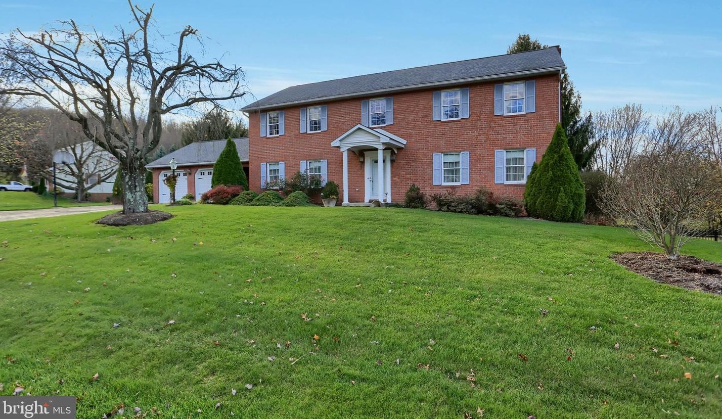 11565 Hearthwood Dr, Roadside, PA 17268-9389