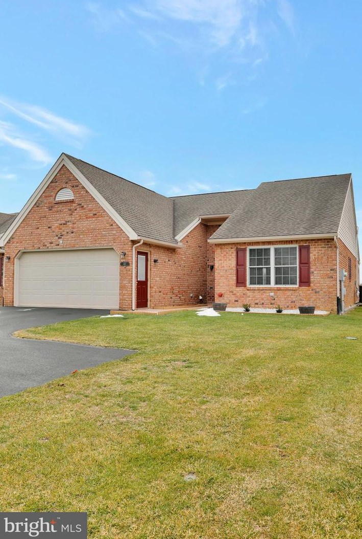 183 Mill Rd, Chambersburg, PA 17201-8614