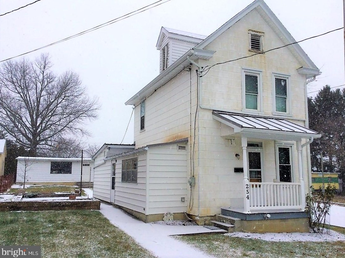 254 Garfield St, Roadside, PA 17268-1126