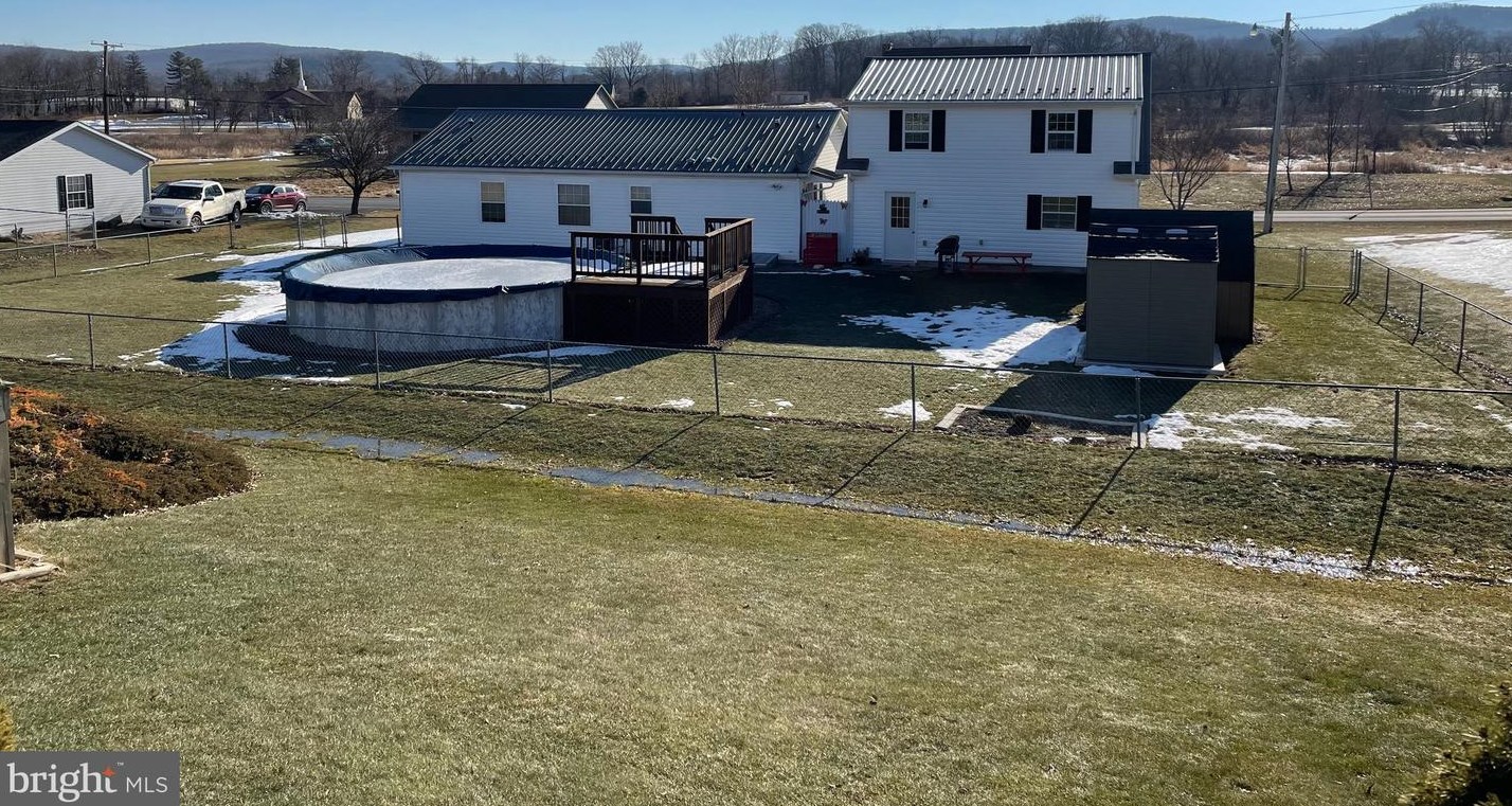 137 New Ln, Chambersburg, PA 17202-8583
