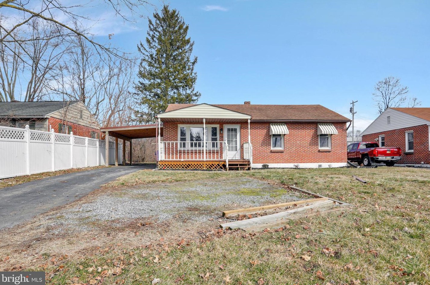 204 Ritchey Rd, Fayetteville, PA 17222-1145