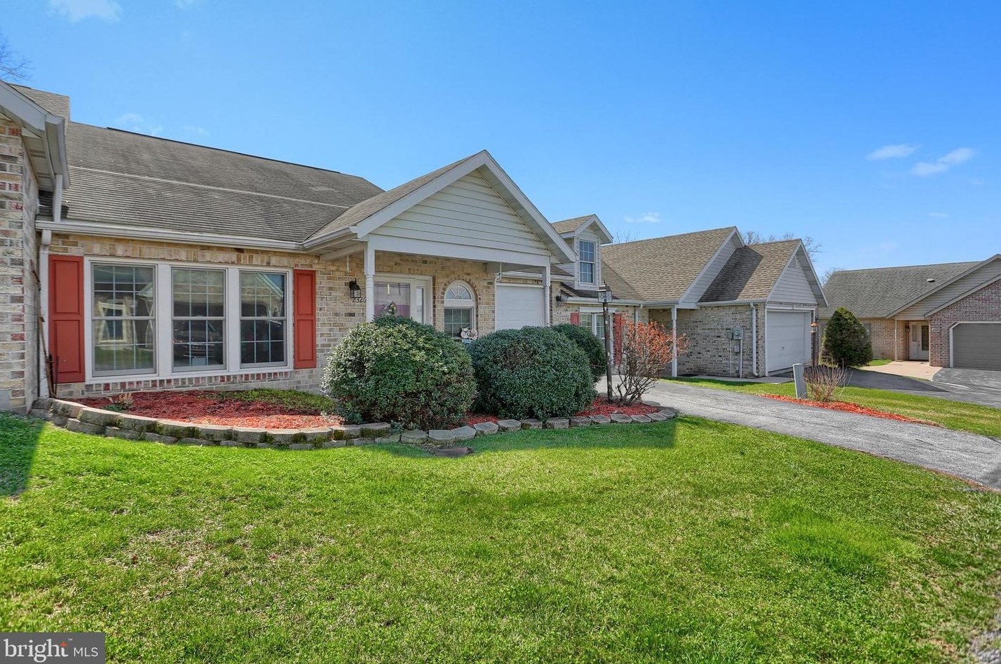 2326 Majestic Ct, Chambersburg, PA 17202-8046
