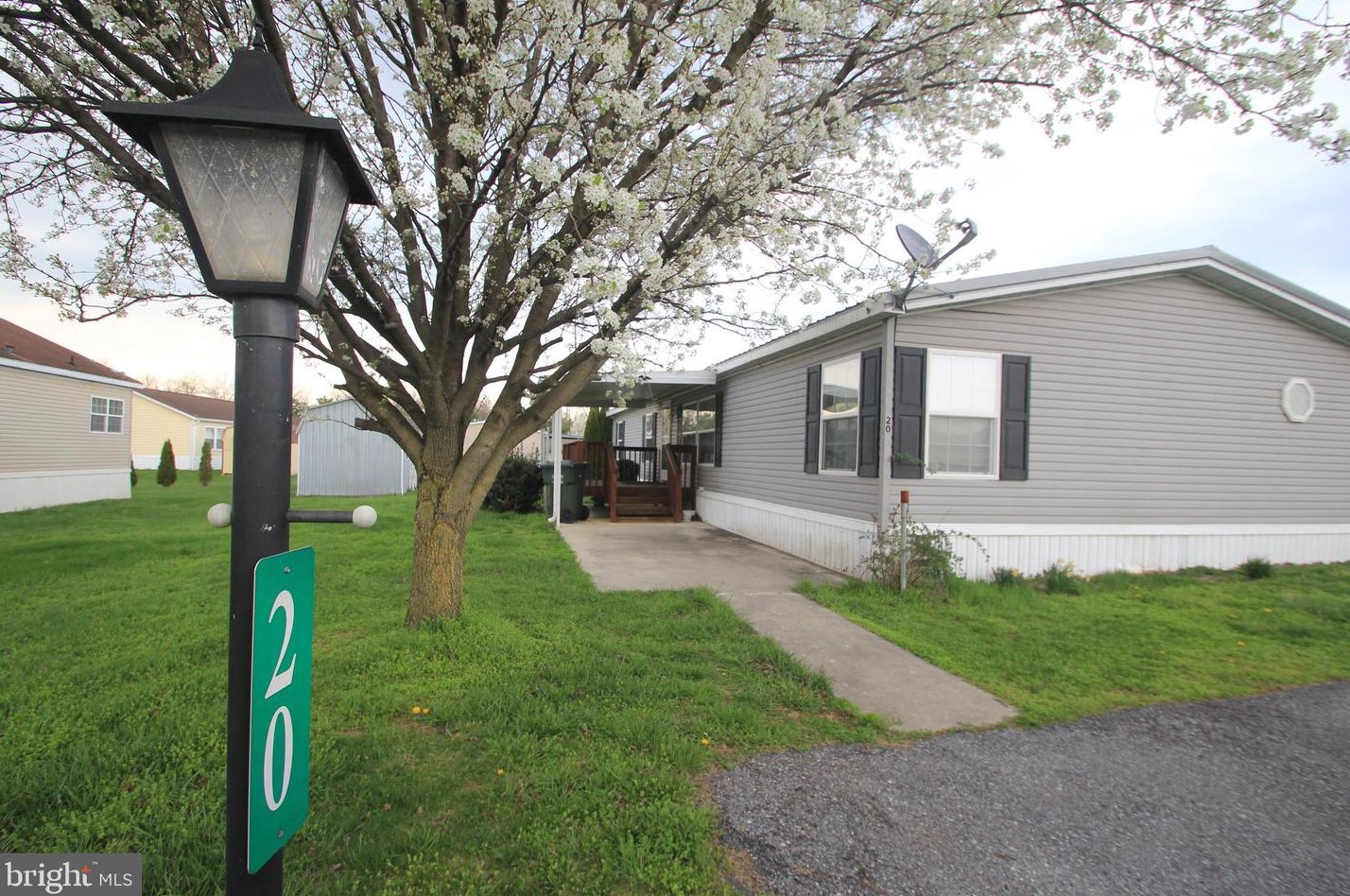 20 Maizefield Dr, Lees Cross Roads, PA 17257