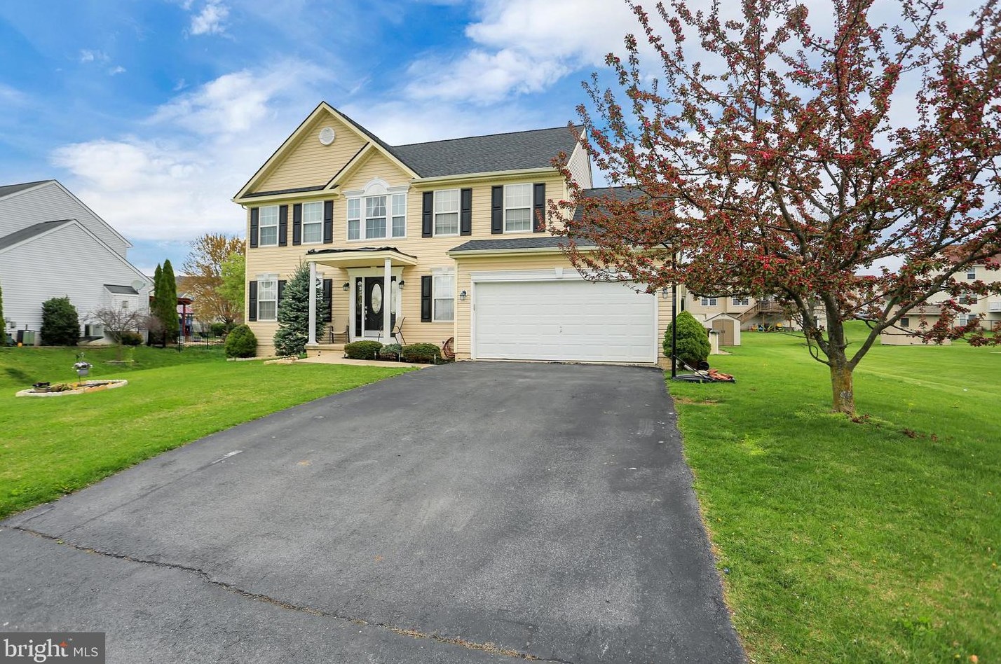 2842 Galaxy Dr, Chambersburg, PA 17202-7064