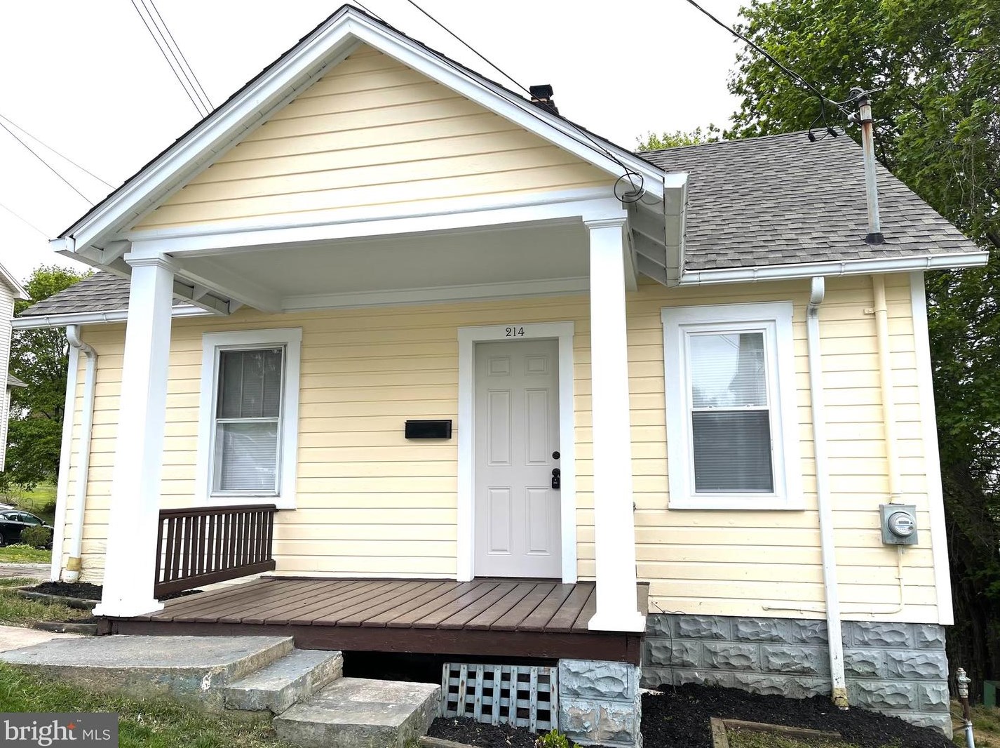 214 Mount Airy Ave, Roadside, PA 17268-1351