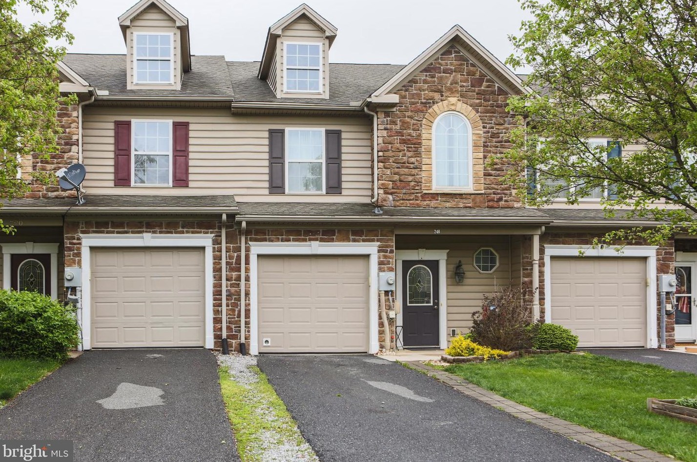 248 Whitley Dr, Chambersburg, PA 17201-8790