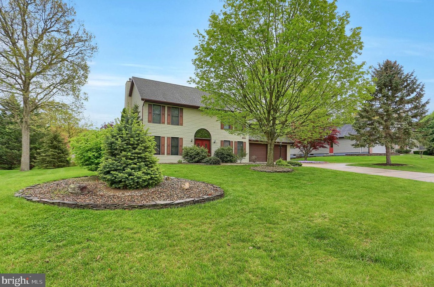 6961 Fairway Dr, Fayetteville, PA 17222-9407