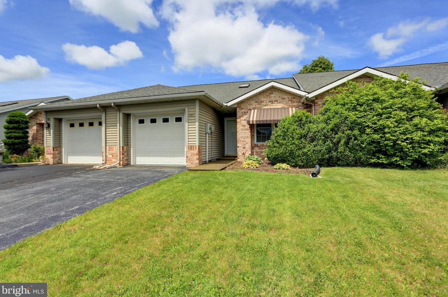 885 Geyer Dr, Chambersburg, PA 17201-2985